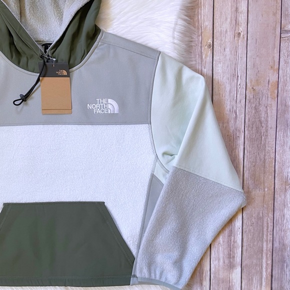 The North Face Women’s Novelty Fleece Hoodie - Picture 2 of 7